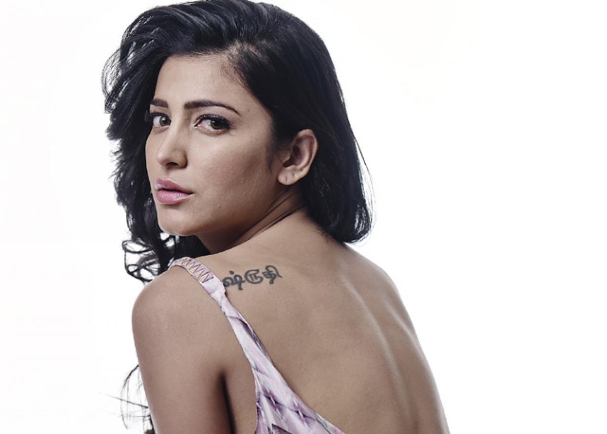 Shruti Haasan enjoys shoot in rain